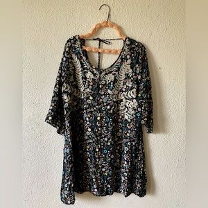 Xhilaration Embroidered Floral Paisley Tunic with Tie Back Size XL